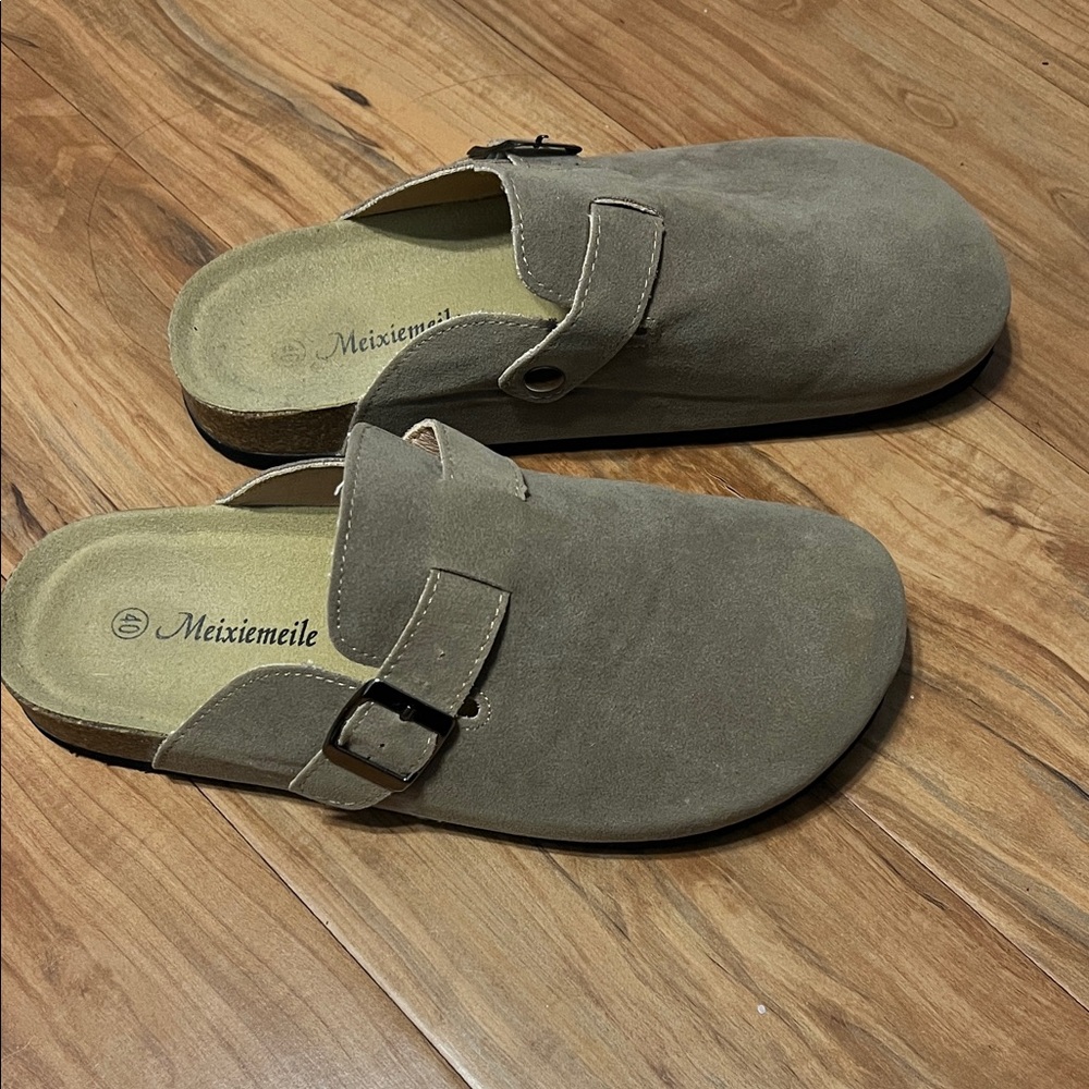 Women’s clogs